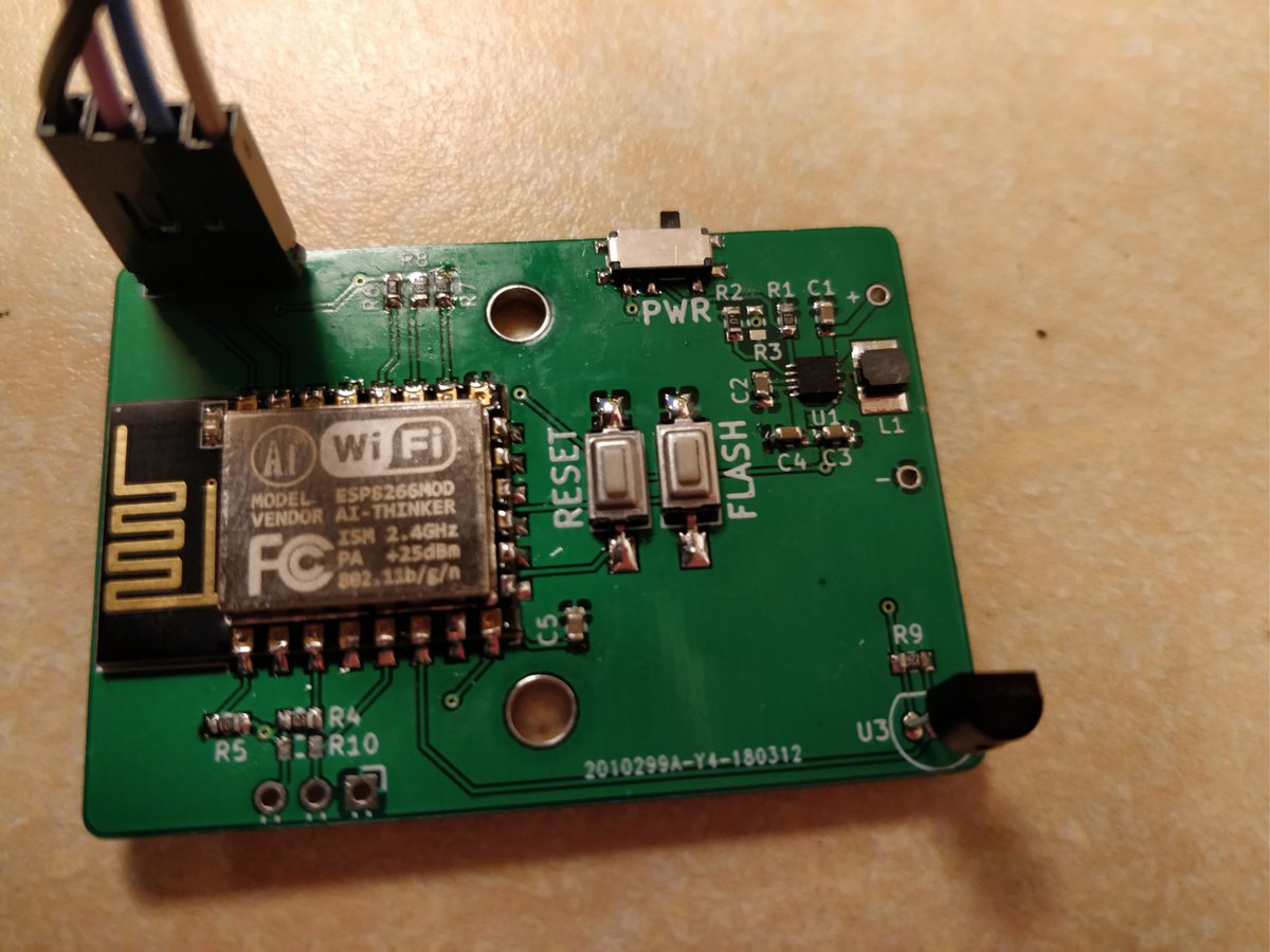 EnJens's tweet image. New quick-and-dirty project!
ESP8266 battery-driven low-power temperature sensor (DS18B20).
PCB rests on 3xAA holder with TI TPS63031 Buck-boost for full battery capacity @xil_hackerspace  #esp8266 #electronics #hackthursday