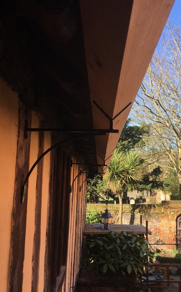 PeriodCarpentry's tweet photo. Fitting some wooden guttering we made in #Suffolk today under clear blue sky’s... happy days! #oak #westsystem #epoxy #woodengutter #traditional @WessexResins @ThorogoodTimber #conservation #carpentry #joinery https://t.co/5wwJSWiXKe