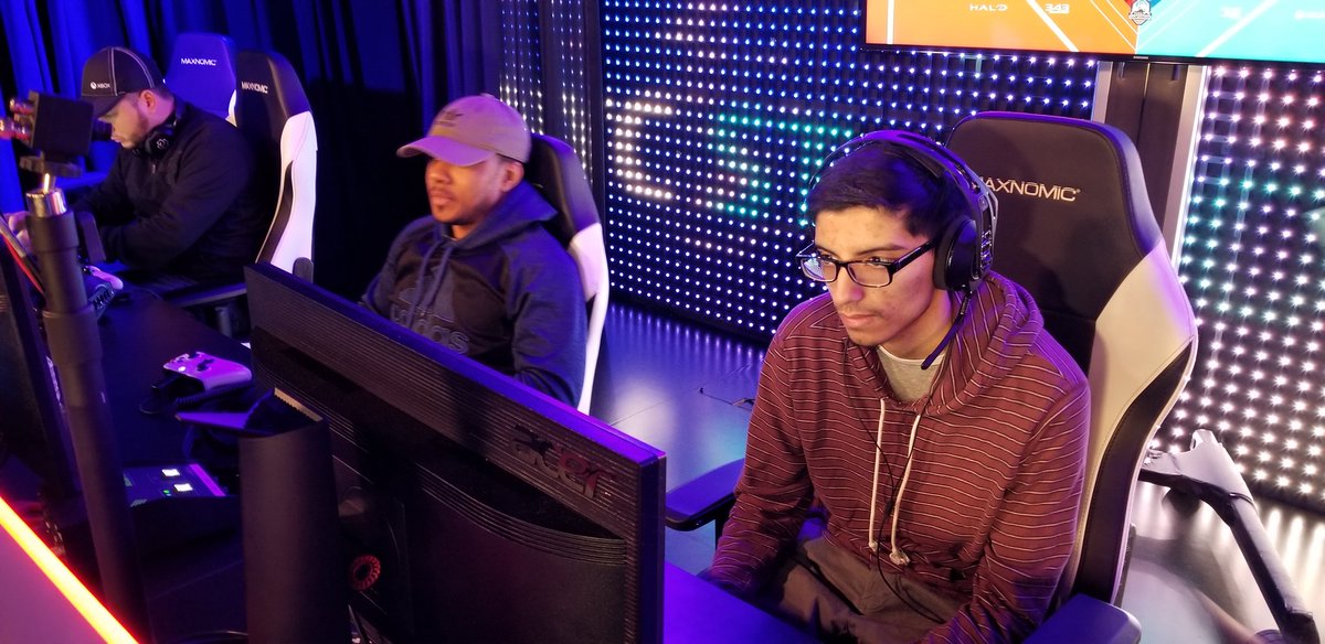 Witch_house_rp's tweet photo. Some more shots from the #haloffa divisionals, and @Scaryotic victory ✌️
@Tashi343i @WatchMixer #MicrosoftStoreNYC #gaming https://t.co/WmTJmGAWbQ