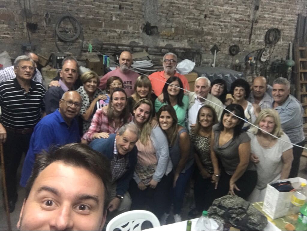 VeroIrizar's tweet photo. Gran arroz con pollo con los compañeros de la seccional 10ma!!! #seguimosmarchando #CrecePS https://t.co/lDm2Md7bqG