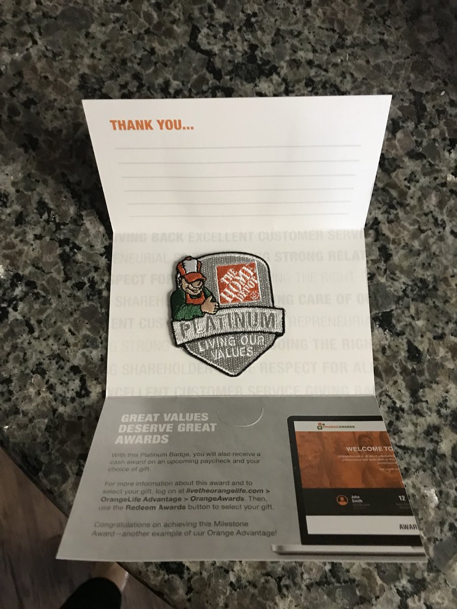 msarfaty_HD's tweet photo. Whoever said diamonds are a girl’s best friend never worked at #HDrocks!!! Lol 😂 https://t.co/mT3Y26hdtD