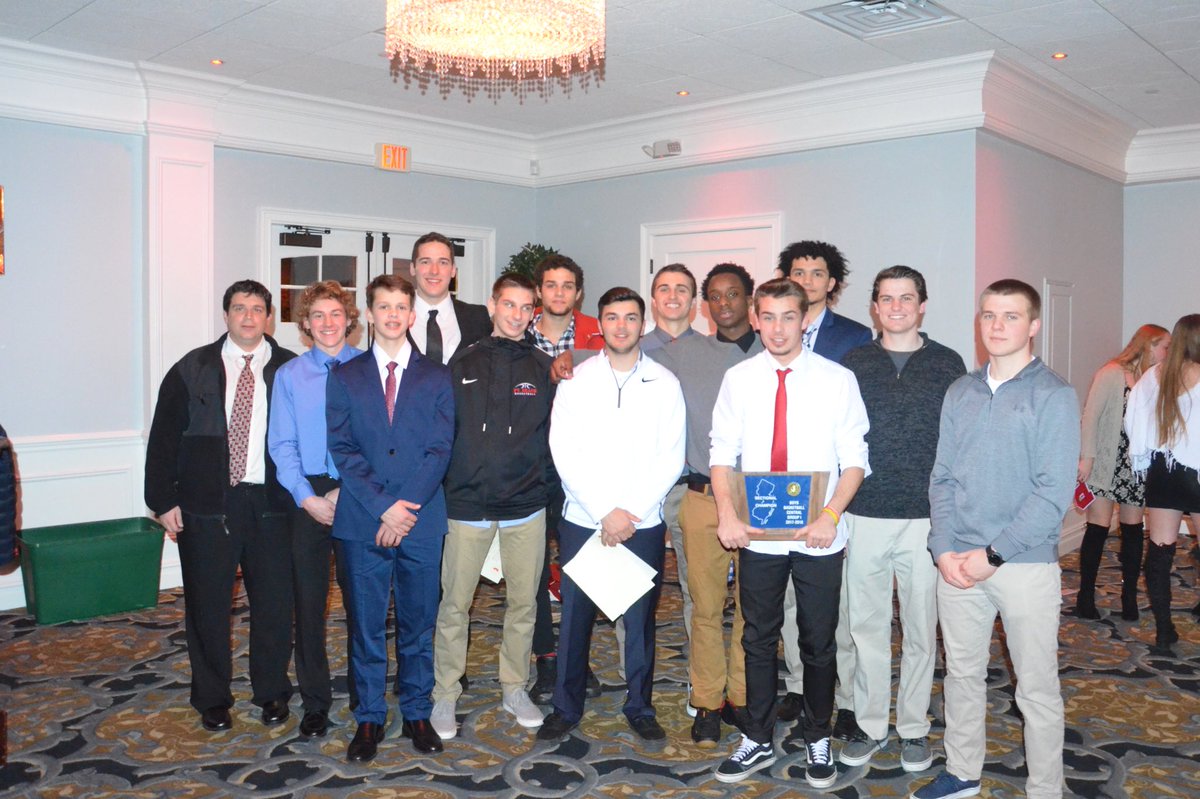 Tcovs's tweet photo. I want to thank the other 12 young men in this pic for their sacrifices in helping @dannyfrauenheim and I leave a legacy. I believe I speak for all of us when I say this wouldn’t have been possible without Coach Nick a legendary coach and an even more legendary man @PointBeachHS https://t.co/AvAO1nj1DD