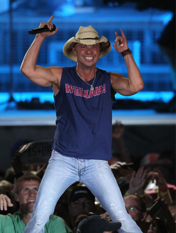 Happy 50th birthday to Kenny Chesney! 
