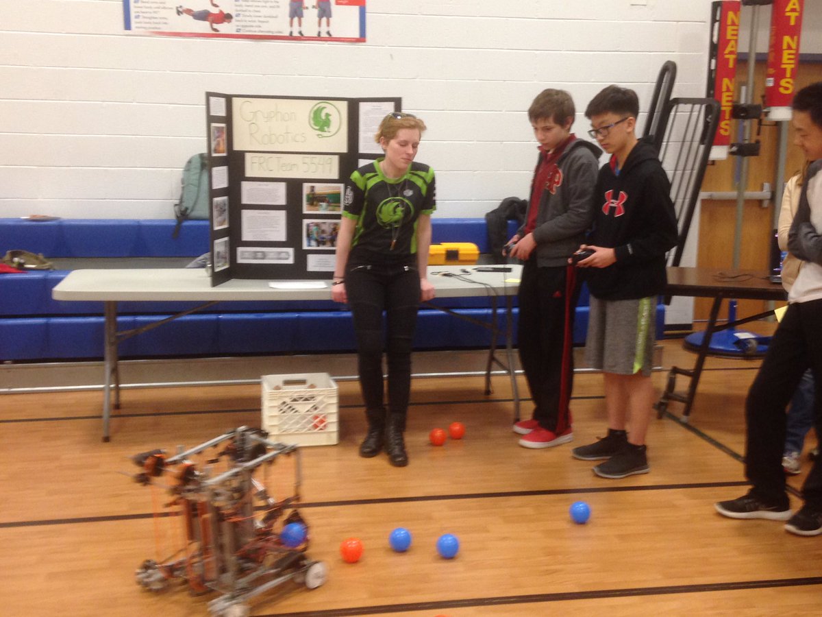 team_5549's tweet photo. The past 2 weeks we've gone to Cooper and Longfellow middle schools to teach kids about robotics and STEM. It was a hit! #omgrobots #STEM #robotics #robot https://t.co/bBFkIQCDlh