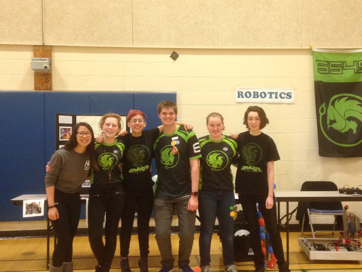 team_5549's tweet photo. The past 2 weeks we've gone to Cooper and Longfellow middle schools to teach kids about robotics and STEM. It was a hit! #omgrobots #STEM #robotics #robot https://t.co/bBFkIQCDlh