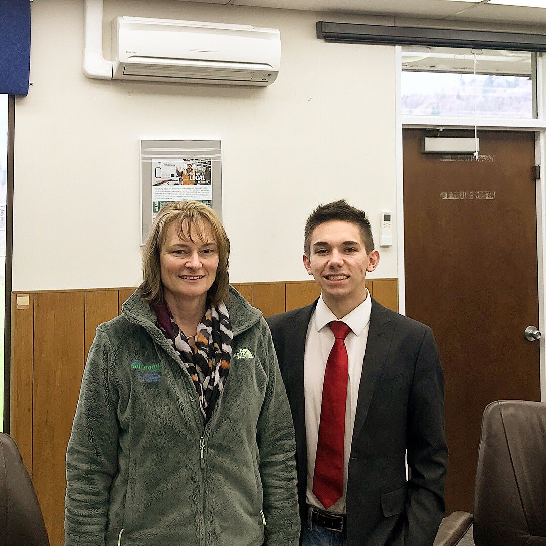 CowlitzUpdate's tweet photo. Stay tuned for our special inside look at the Millennium Bulk Terminal Project! VP of Public Relations Wendy Hutchinson took our host @SpenceBoudreau on a facility tour of the entire 500 acre site! https://t.co/eQMRNBt6JN