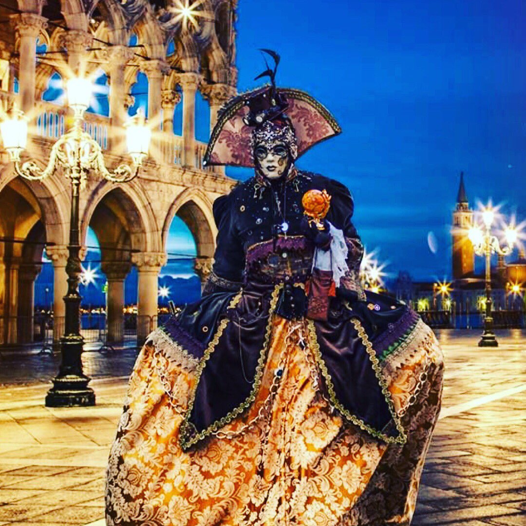 Melrsegovia's tweet photo. #McHiProm2018 A Venetian Carnival https://t.co/3XWOtqA1ji