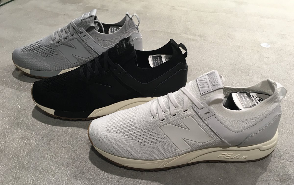 NB_KYOTO's tweet photo. <#NB新商品>
「MRL247D」
COLOR:B/S/W
WIDTH/SIZE:D/22.0-29.0 30.0cm
PRICE 13,800+税
通気性に優れているメッシュアッパーなので
これからの季節にピッタリ😆✨
店頭にてお試し下さいませ。
#ニューバランス京都
#新商品
#MRL247
#春夏モデル https://t.co/VdoFGJ8Z5A