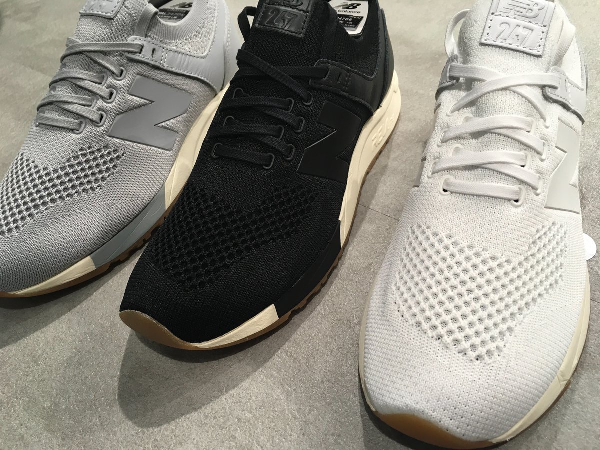 NB_KYOTO's tweet photo. <#NB新商品>
「MRL247D」
COLOR:B/S/W
WIDTH/SIZE:D/22.0-29.0 30.0cm
PRICE 13,800+税
通気性に優れているメッシュアッパーなので
これからの季節にピッタリ😆✨
店頭にてお試し下さいませ。
#ニューバランス京都
#新商品
#MRL247
#春夏モデル https://t.co/VdoFGJ8Z5A