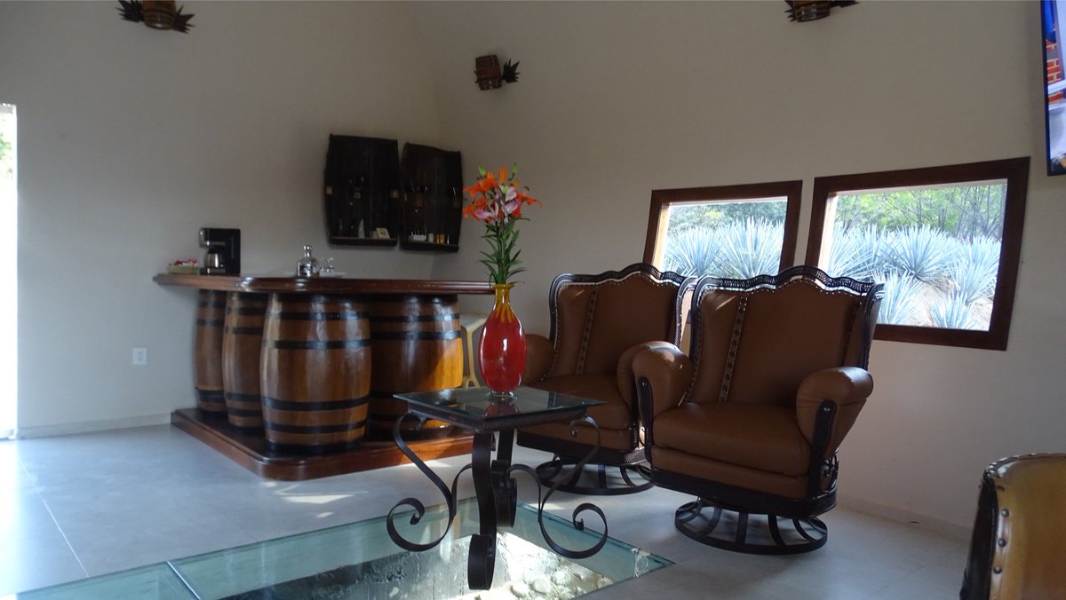 MaticesHotel's tweet photo. Bienvenidos a #maticeshoteldebarricas #tequilacofradia #tequilapueblomagico #tesorosdemexico #haciendasycasonas #hoteltematico @haciendasycason @JaliscoEsMexico @ConoceJalisco @Forbes_Mexico @Traveland_mx https://t.co/7tBubw7abi