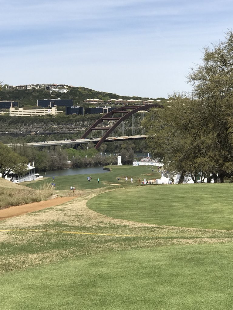 andypax's tweet photo. Dell matchplay Austin campo spettacolare ,molto impegnativo . Grande vittoria di Chicco Molinari 3/1 grazie anche al nostro tifo da stadio saluti da Austin dal gruppo Upseries @AlelupiSS24 @SkySportsGolf https://t.co/NjpfKLBt0D