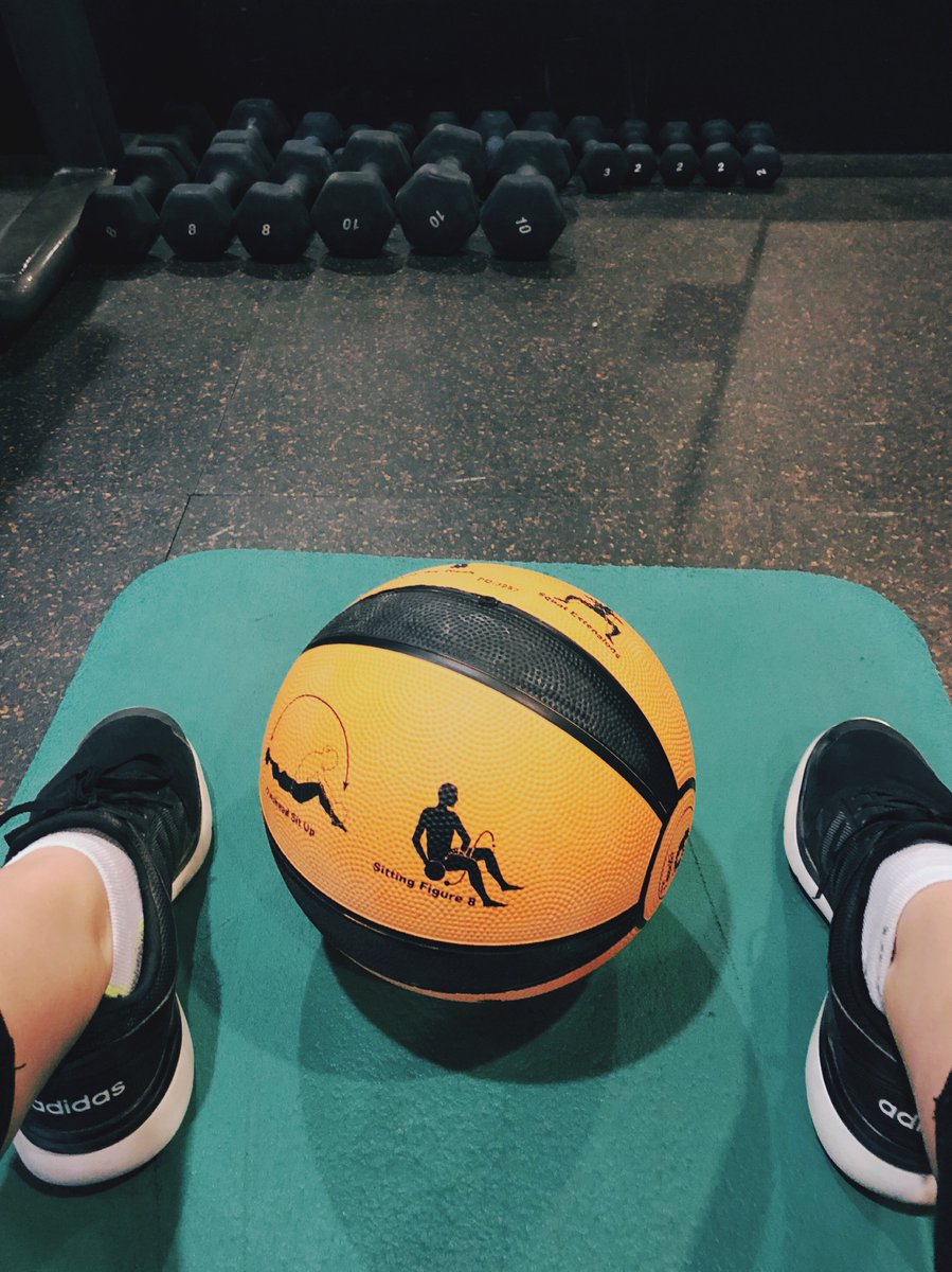 Don’t forget to take some time out of your day to hit the gym! 💪🏽#HSHMagazine