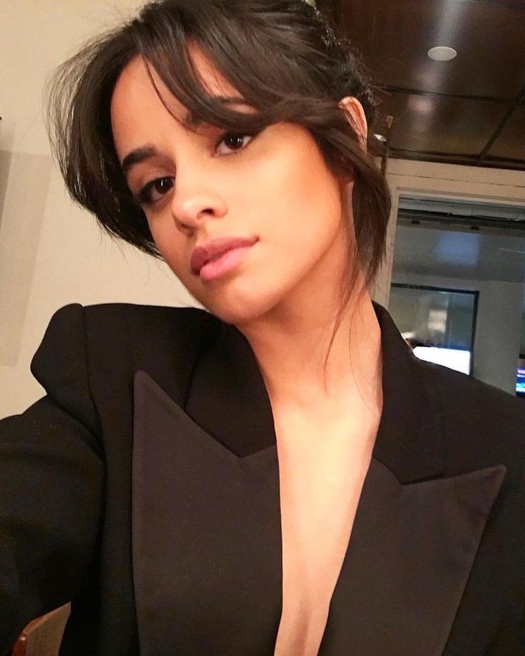 P5HVote's tweet photo. VOTO DIÁRIO 

A CAMILA ESTÁ PERDENDO POR 7K VOTOS,O QUE ESTÁ ACONTECENDO CAMILIZERS ?? VOTEM

O MÁXIMO DE RTS AQUI

#KCA #FavBreakoutArtistCamilaCabello https://t.co/xH41OqsHaU