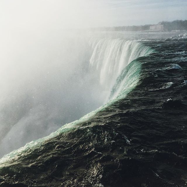 Niagara Falls in below-freezing temps. ift.tt/2puq9L4
