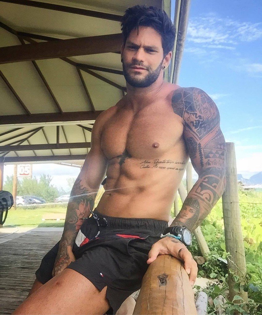 GivanPutra's tweet photo. “@Triplemxxx: #TripleMx Vía #LovingMenNow https://t.co/uy7RTrc3AT”
