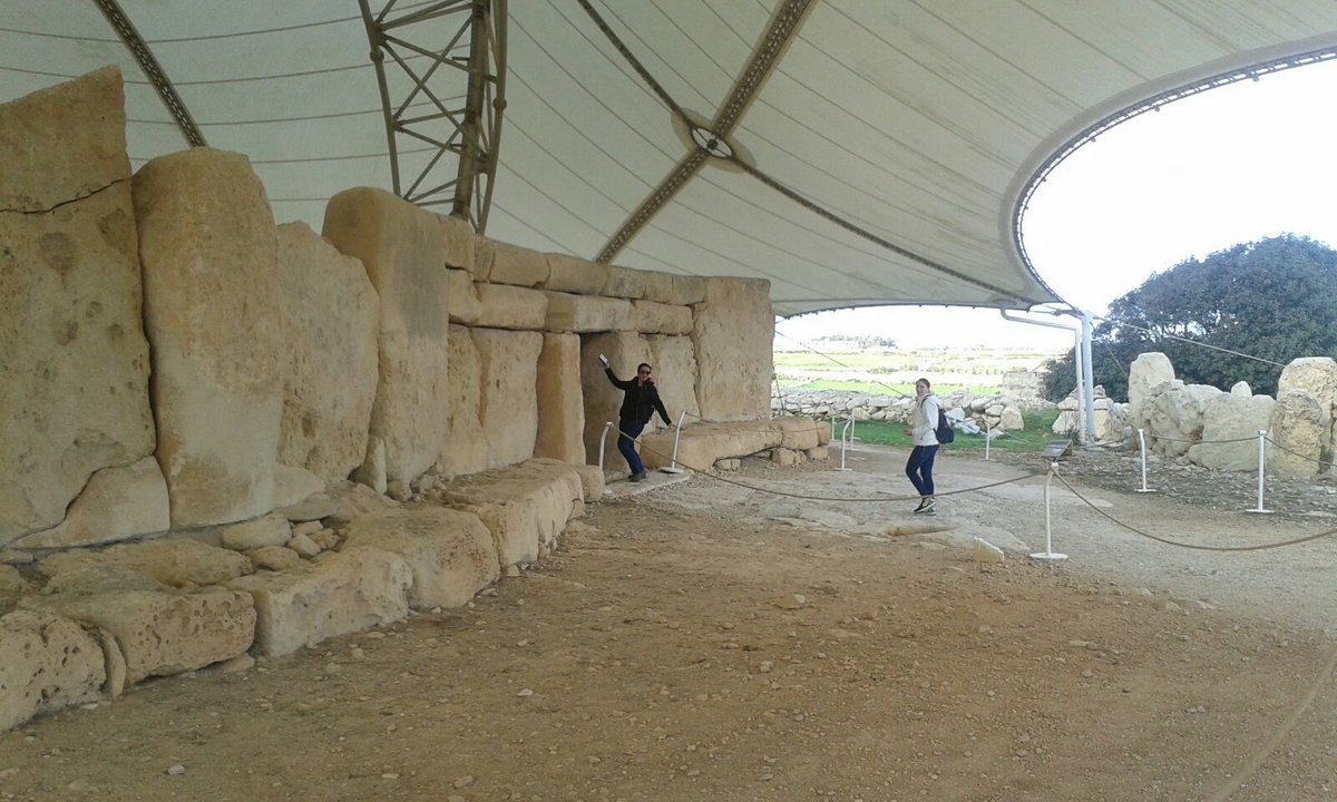 CarolineEDay's tweet image. Jumping back in time - 2018 back to 3600BC. The #megalithictemples of Hagar Win @heritagemalta @UNESCO @PortsmouthGeog @Diana_Martin_It #FieldworkisFun