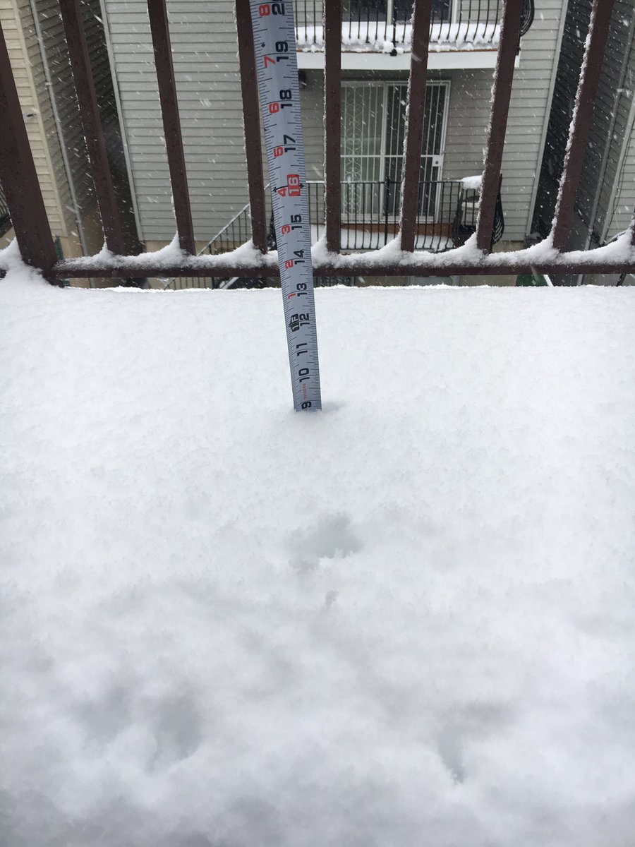 jessbritox3's tweet photo. @NBCNewYork 9 inches in Newark https://t.co/KEVKpq9fkA