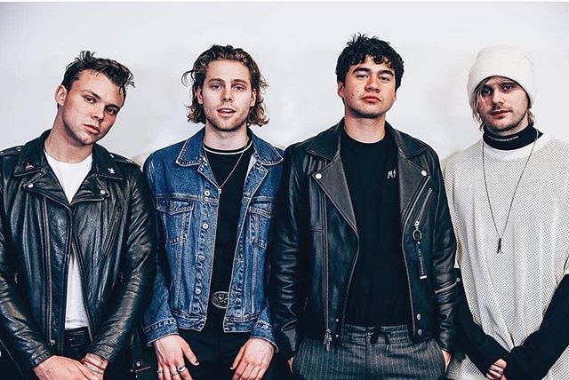 Michael5SOS's tweet photo. 5 Seconds Of Summer. https://t.co/PEfnAWu0XJ