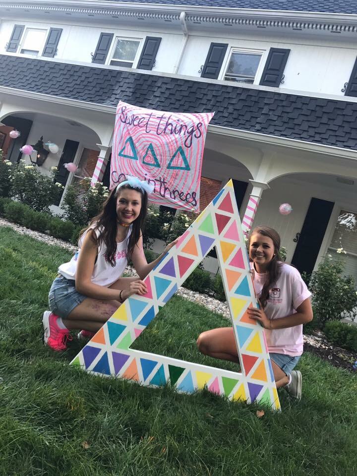 g_chambers98's tweet photo. I joined @lambdaDDD because of these beautiful people and the life long friendships I will have with them 😍❤️#deltasigma18 #bugwpc18 #WhyIJoinedWednesday https://t.co/NcCVW3OjW1