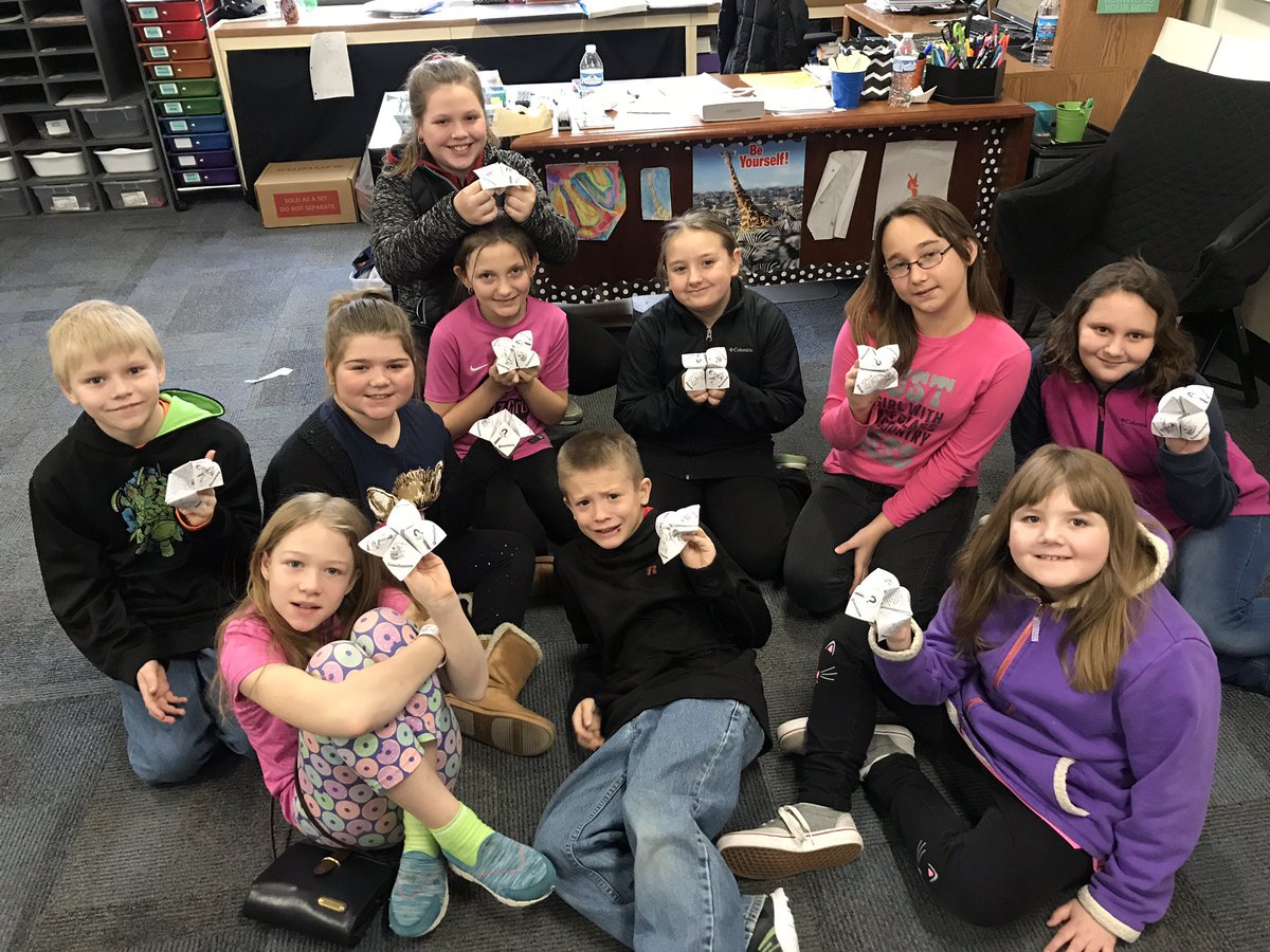 MrsHowellTCE's tweet photo. Feeling nostalgic today playing "fortune tellers" with my students to practice drawing conclusions. #TCEstrong @MatthewMillerpe https://t.co/5qvMtlw6WF