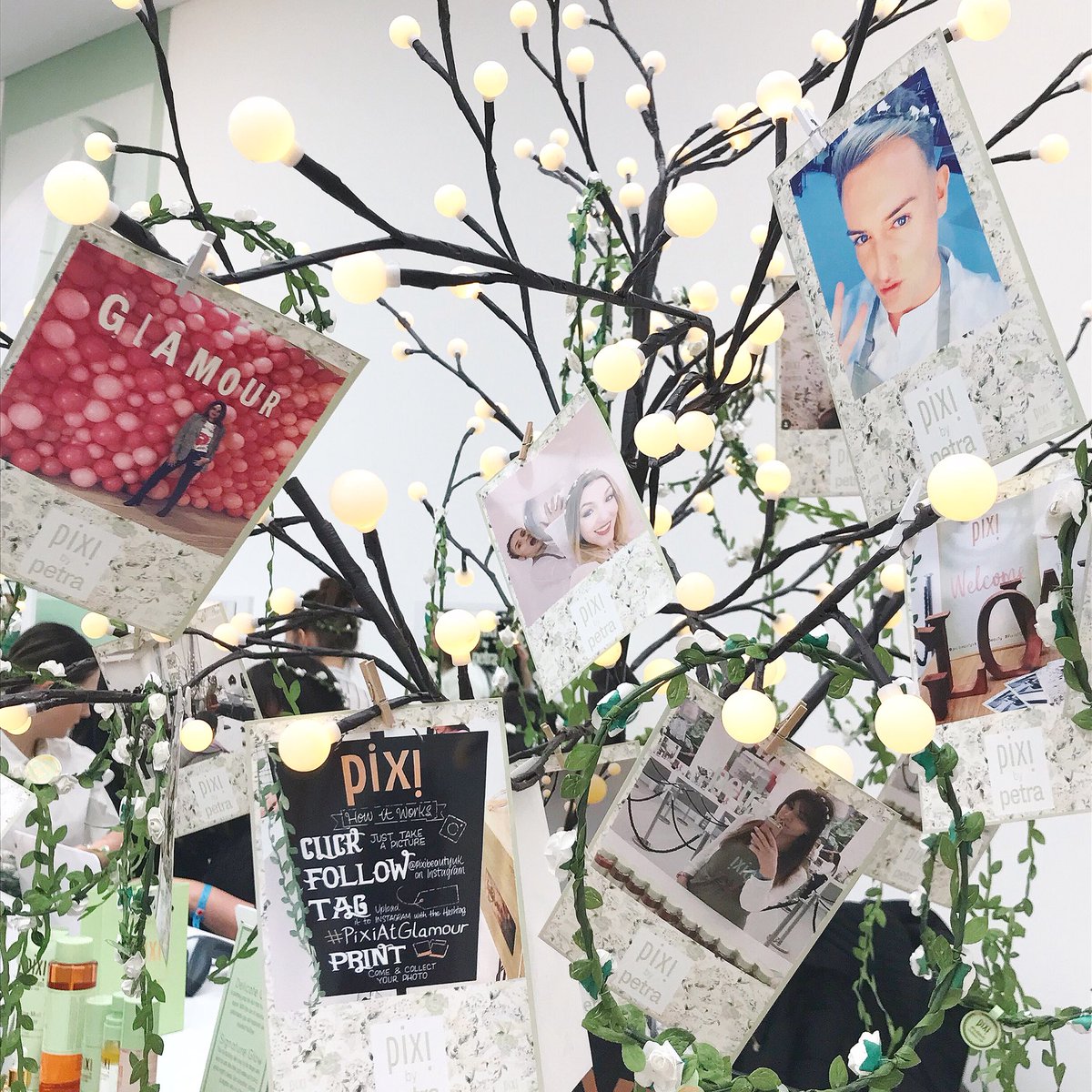 jessicaeduke's tweet photo. @GlamourMagUK You were a dream! What a fantastic event. Will definitely be back. #glamourbeautyfest 💛👑💄💋 https://t.co/PGj4s9Zp4I