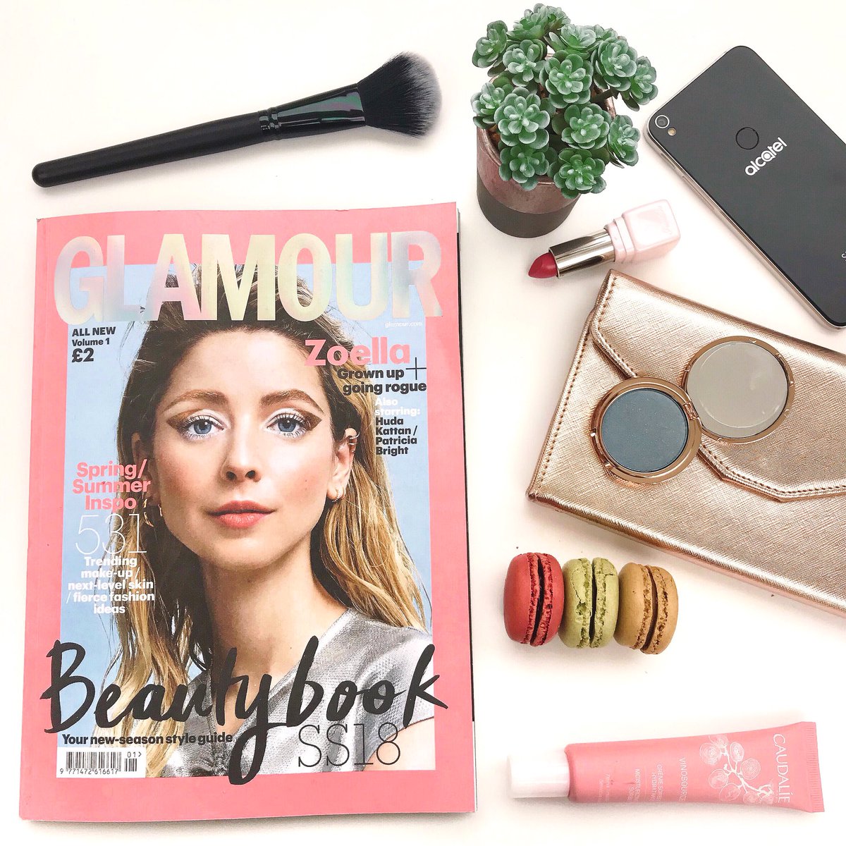jessicaeduke's tweet photo. @GlamourMagUK You were a dream! What a fantastic event. Will definitely be back. #glamourbeautyfest 💛👑💄💋 https://t.co/PGj4s9Zp4I