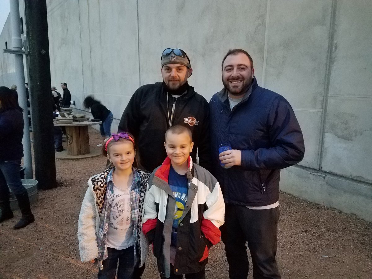 AustinRothschil's tweet photo. #realdude @rjchoppy https://t.co/iy6jnKfeDz