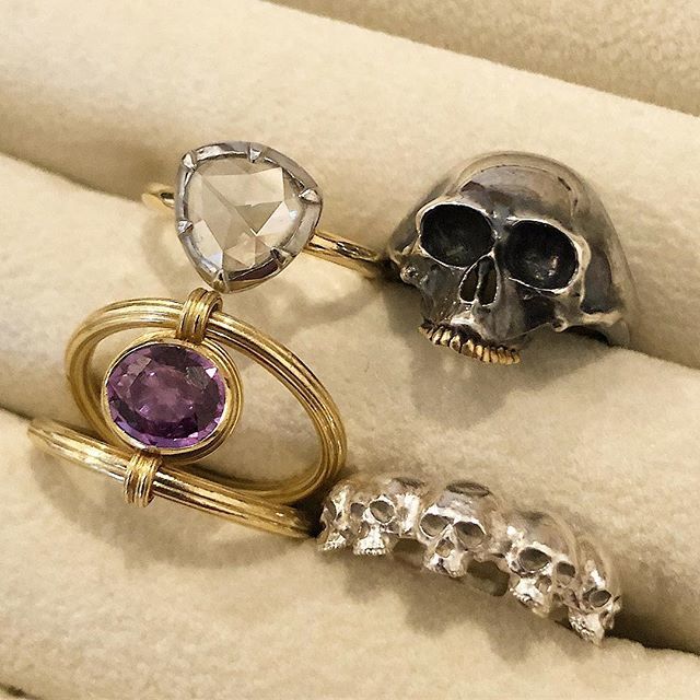 AnthonyLent's tweet photo. A personal collection of some AL classics π
.
.
.
.
#luxurywithaface #skullrings #rosecut #engagementring #cutdown #georgian #eternityband #flipring #pinksapphire #finejewelry #showmeyourrings https://t.co/2NyckiLfIk