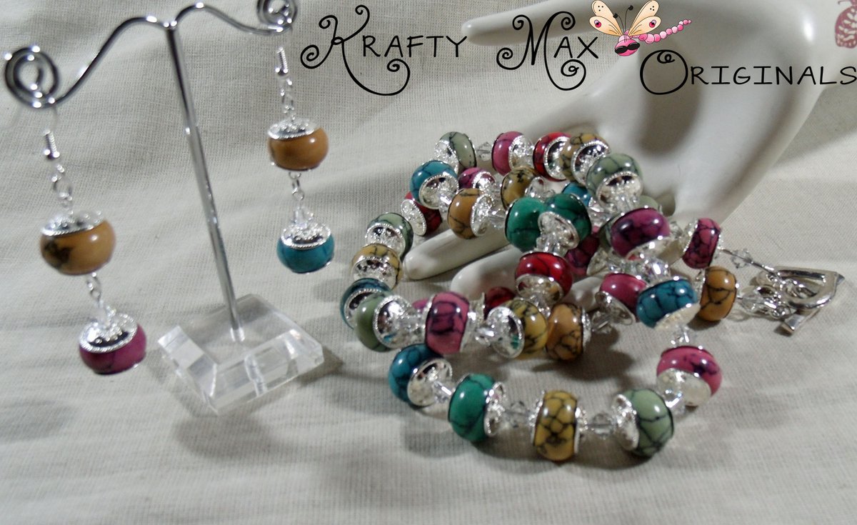 KMDESTASH's tweet image. Rainbow Necklace Set (discounted to $25) kraftymax.net/shop/rainbow-c… #handmade #jewelry #supporthandmade #buyhandmade #handmadelove #jewelrydesigner #jewelryart #uniquejewelry #handcrafted #kraftymax #kmax #rainbow #magnesite #gemstone #necklace #earrings #sale #clearance #discount