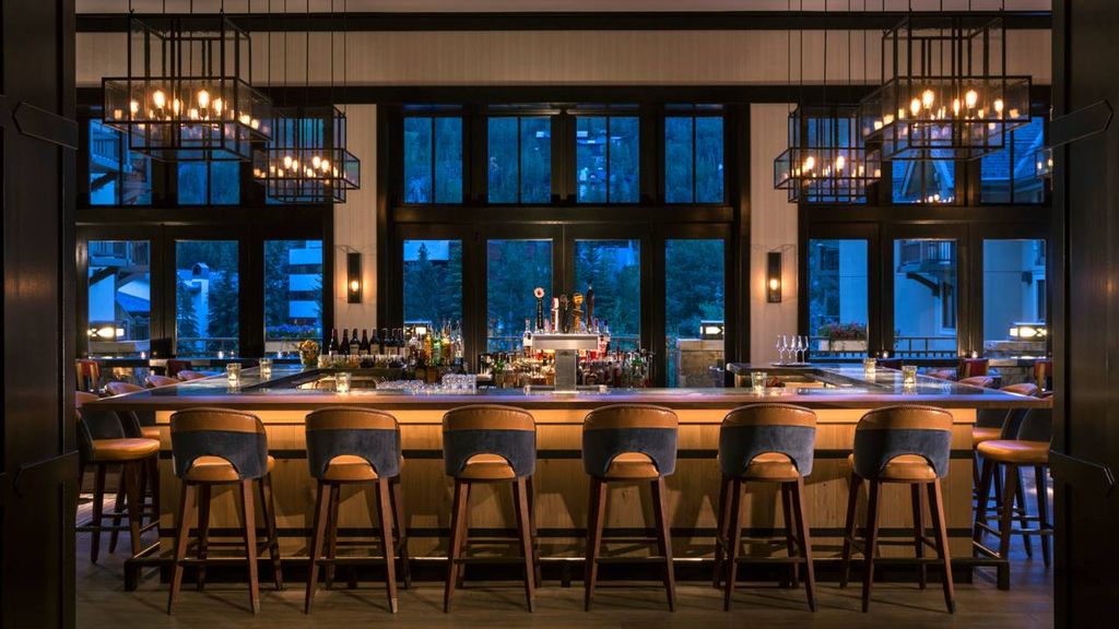 Live4Incredible's tweet photo. Not a bad place for a drink after a long day on the slopes...

Or a Wednesday.

📸 Four Seasons Resort and Residences Vail

#Travel #LuxuryTravel #LuxuryLifestyle #Traveling #Vail #VailCO #Colorado #Vacation #Holiday #Skicolorado #fourseasons #fsvail #drinkplease #fourseasonsvail https://t.co/bucp2HrAUm