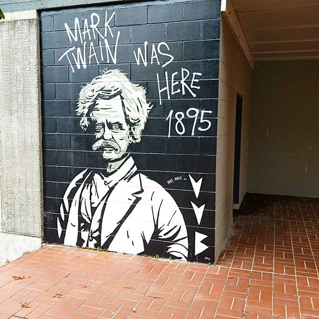 dorothynada's tweet photo. I love finding random street art! https://t.co/HT1EuOyHe8 https://t.co/zB4OUjzeA4