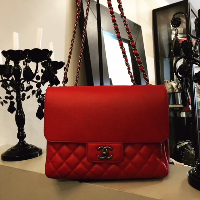 GSVPasadena's tweet photo. Be Chic Carrying Chanel!  Walker/Viden Luxury Consignment can meet all your luxury shopping needs! #walkerviden #chanel #red #doubleflap #bag #handbag #purse #greenstreetvillage #pasadena #losangeles  #stylebloggers  #luxuryconsignment  @WalkerViden https://t.co/3MobNCaks5
