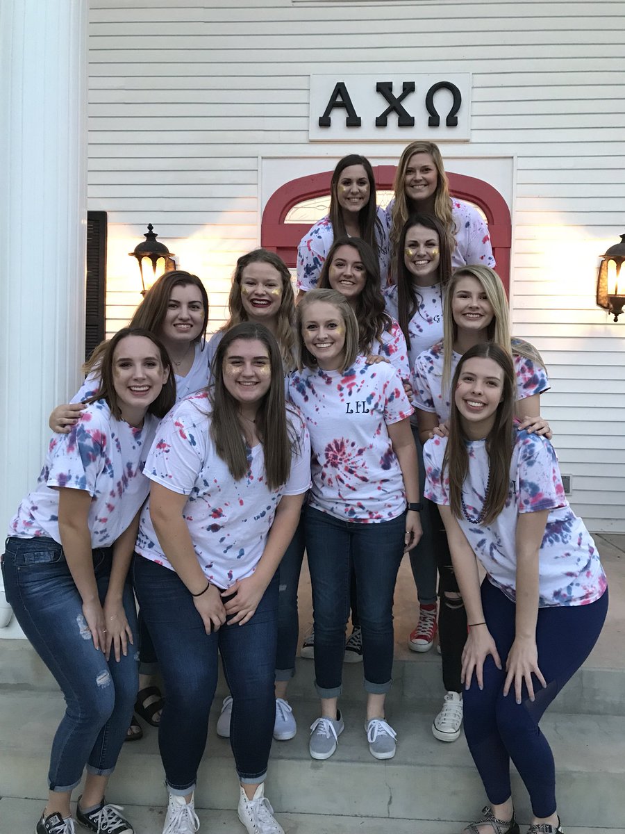 mneumer25's tweet photo. #WhyIJoinedWednesday because Kendall convinced me this is my home away from home and I’ve made the best friends and family here #BUGWPC18 #AlphaDeltaZeta18 https://t.co/1N5K40XALu