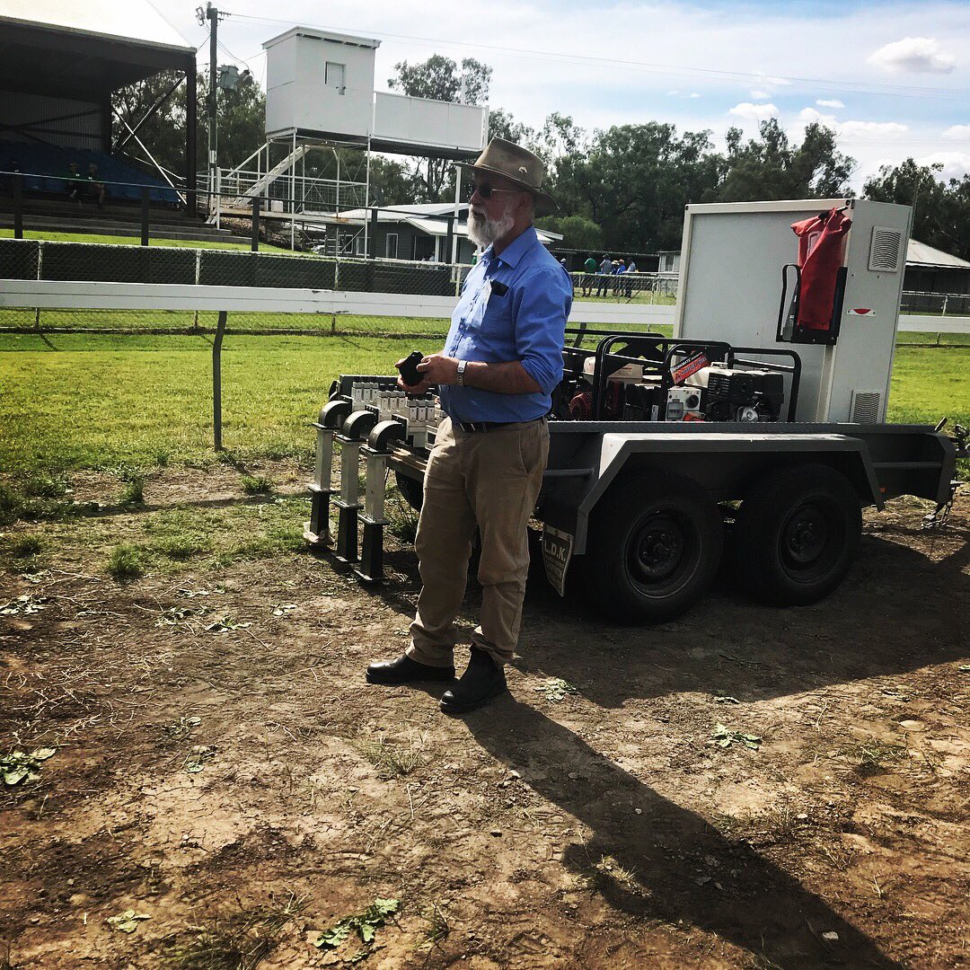 HarrisonFarming's tweet photo. Microwave technology, drones and robotics all at @AgTeCH18 yesterday. Well done to the @mungindicrop for hosting 250 people from far and wide. Great day! https://t.co/2hhVZrGSyd