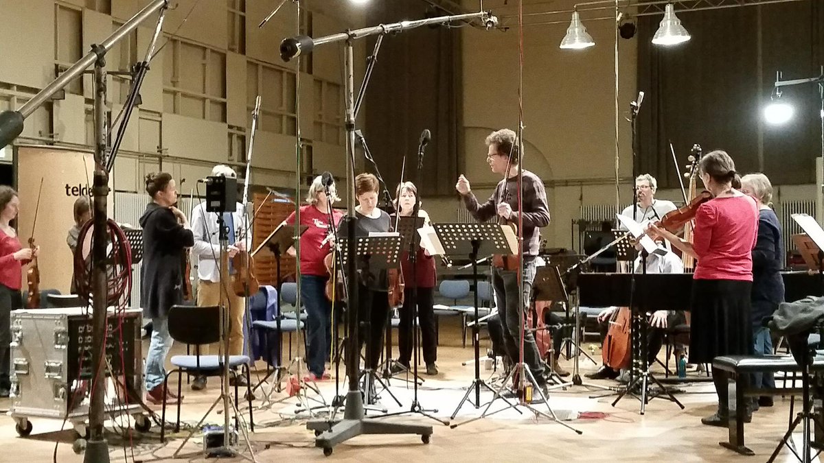 Stradivari_1704's tweet photo. #HappyBirthdayBach
new💿🔜 'BACH CONCERTI' #OnPeriodInstruments
Isabelle FAUST 🎻, Bernhard FORCK (Concertmaster), Raphael ALPERMANN (Cembalo)
Akademie für Alte Musik Berlin
💻 https://t.co/lcIGmJ56RP
Recording: Martin Sauer Teldex Studio
@harmoniamundi @ImpSim @PIASclassicsUSA https://t.co/i5zwpfg6c8