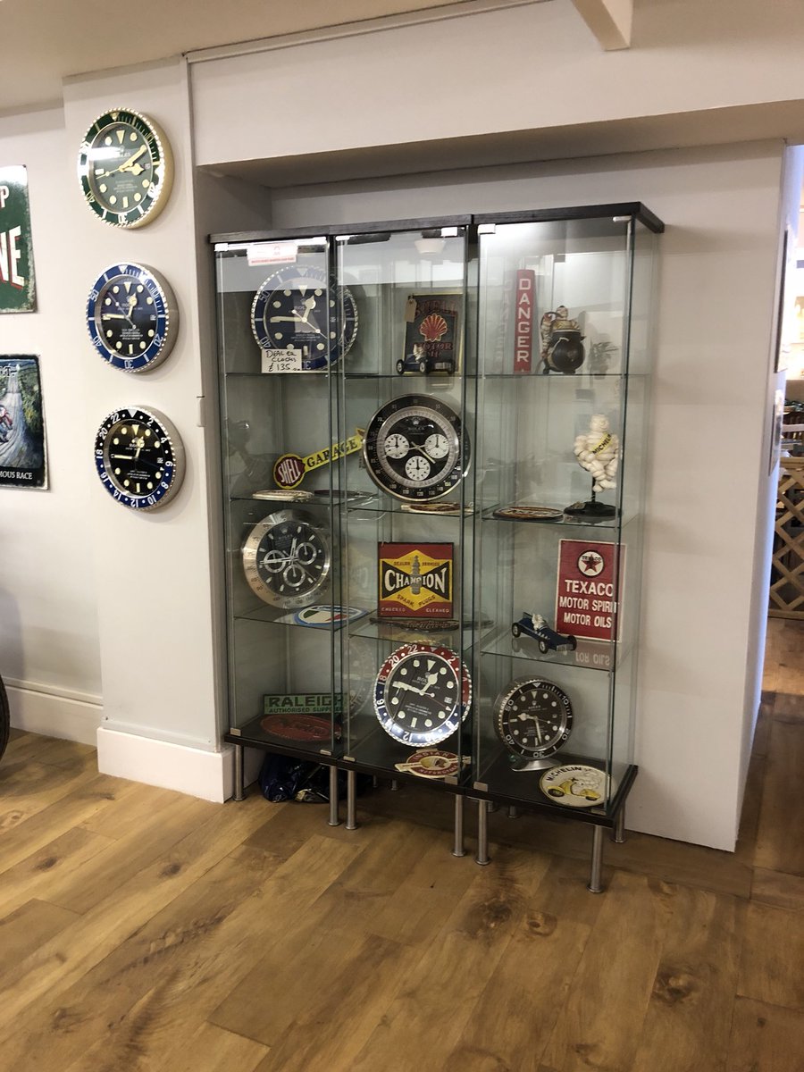 cpclassics's tweet photo. CP Classics New showroom now open! #motorcycles #stratford  #classicbikes https://t.co/KNC2rkW472