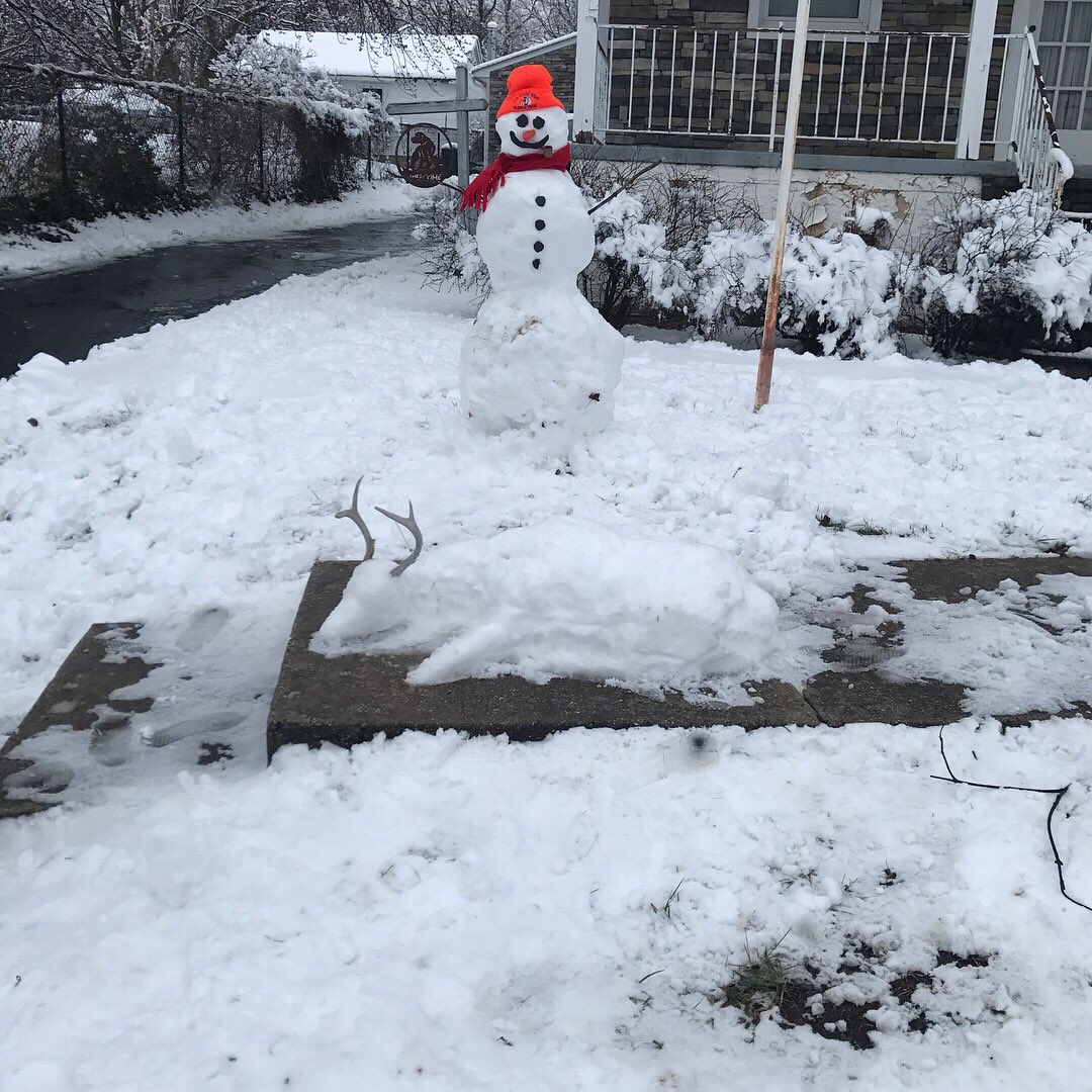 yoursournotes's tweet photo. @cbsbaltimore More family artistry, this time from my niece in Nottingham #WJZSpringSnowDay https://t.co/SE88bBORnb
