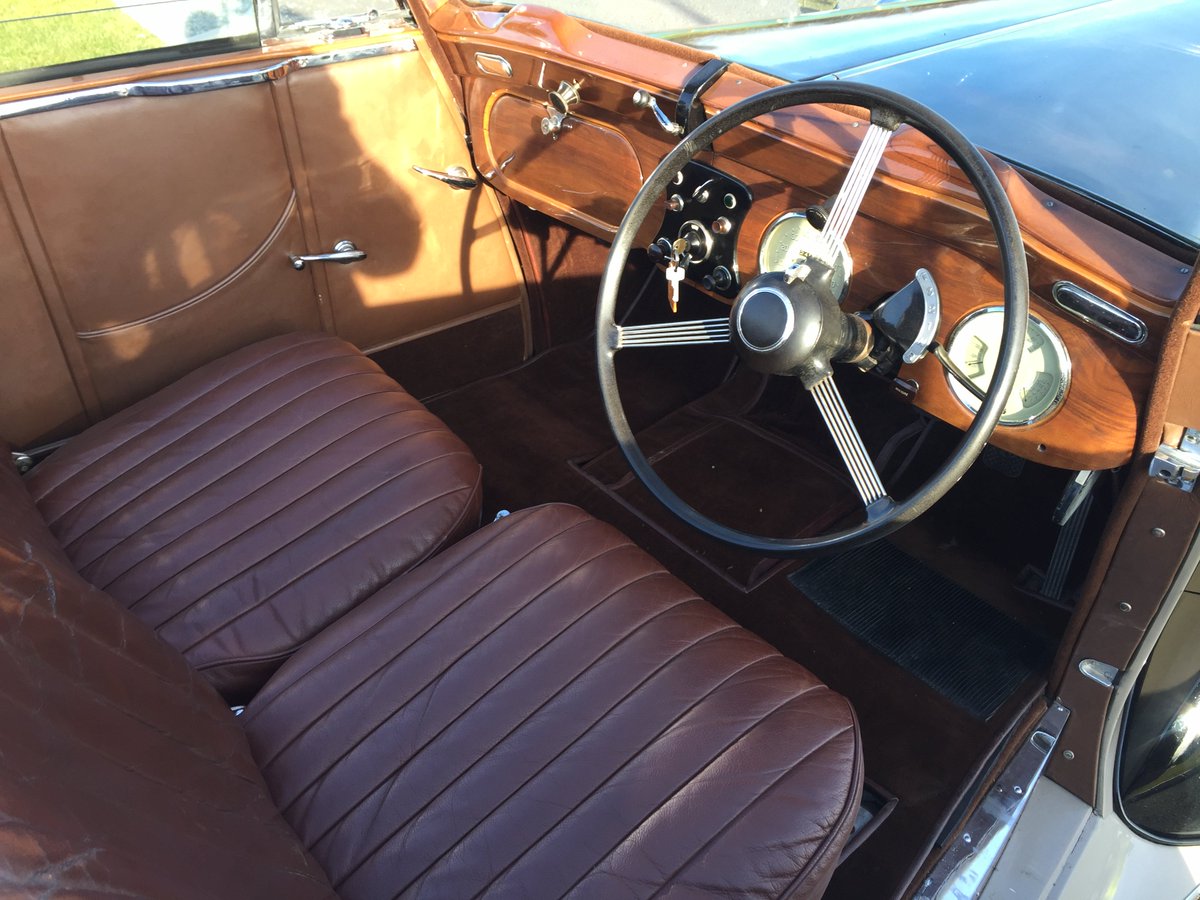 VSLclassics's tweet photo. 1949 Daimler DB18 Drop Head Coupe For Sale. Very rare and very pretty. https://t.co/cYSoIR0kni @JDHTCollection @JaguarOwners @JaguarPics @CarAndClassic @AutoCherish @jaguarcarclub #Convertible #classiccars @CCFS #Daimler https://t.co/43ui4qqyxE