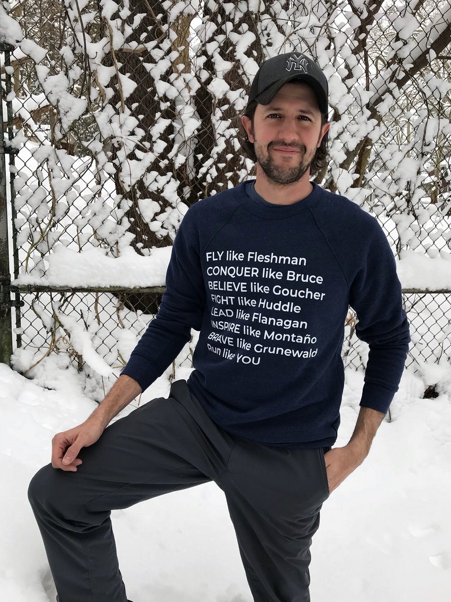 THRILLED to release this unisex Run Like You sweatshirt! The perfect after run, snow day, rest day kinda vibe. And like everything in this collection- 10% of proceeds benefit @GirlsGottaRun! 
Grab yours today 👉🏻 
bit.ly/2DIZkqI