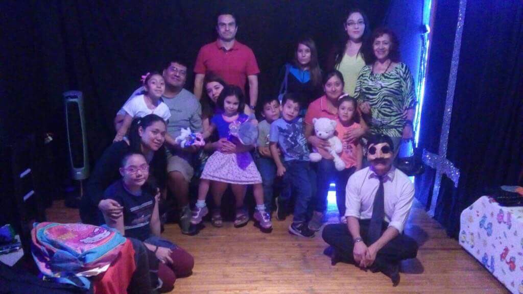 Tamaraalrescate's tweet photo. Hermoso público nos acompañó en nuestro fin de semana de estreno. Los esperamos este fin en @MicroTeatroMex #sala9 a partir de la una de las tarde, funciones cada media hora. #PorRock #microinfantil https://t.co/mohPkAobOY