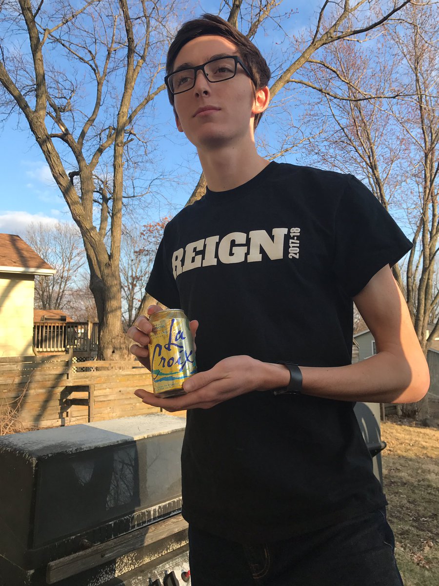 BakersDozenTech's tweet photo. La Croix Boi https://t.co/F2AQ2lsyXz