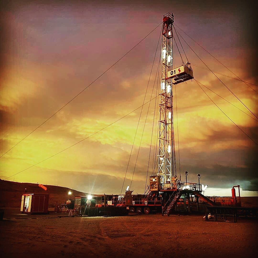 westlandfw's tweet photo. What a sky!!! 🌅🌄🔥
Awesome photo by @OilCountryMedia
#oilfield #oilfieldlife #pipeline #drillingrig #drill #drillbabydrill #oilproduction #riglife #pipeline #oilandgasindustry #weldinglife #oilpatchnation #oilandgas #pipeline #weldernation #pipelinelife #riglife https://t.co/UtLZkaDZ6S