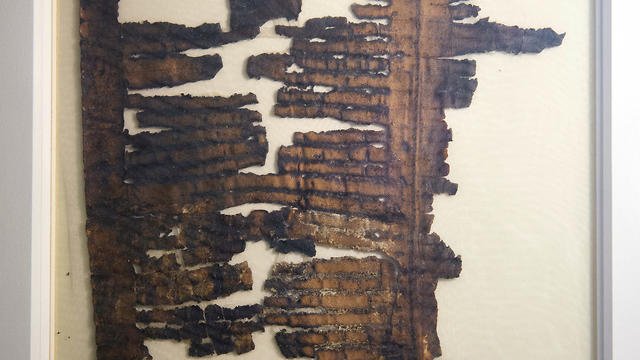 edrormba's tweet image. Enigmatic #DeadSeaScroll makes rare show in #Jerusalem
ynetnews.com/articles/0,734…