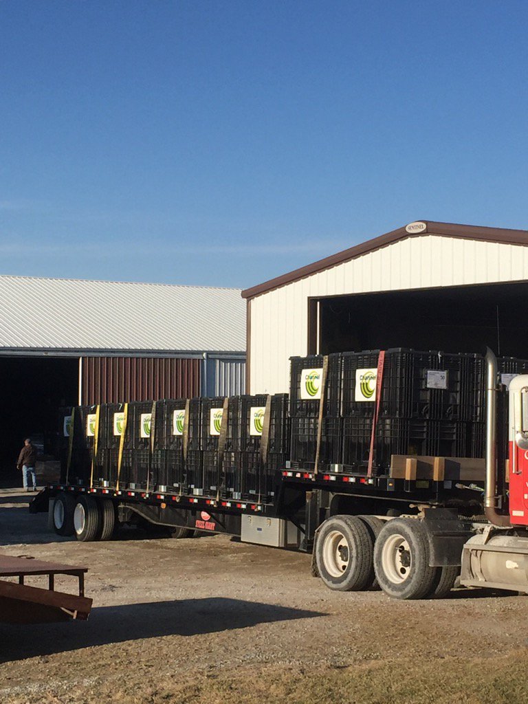 devinzitek's tweet photo. First load of corn....on its way! @ChannelSeed https://t.co/4i4OcyswYT