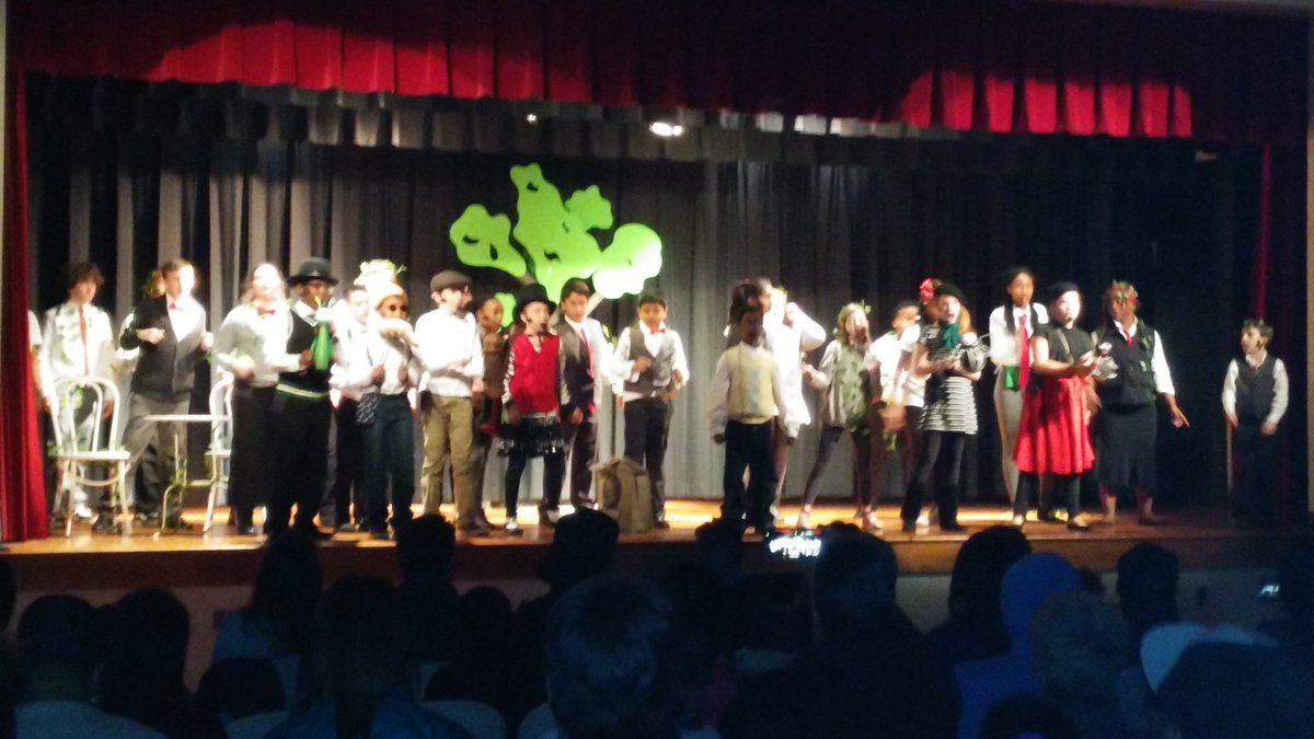 tymkinmama's tweet photo. Hunter 🌟 are so bright, they even shine at night, seeing this show at night is magical @HunterPrincipal https://t.co/TZ9iNQnzhu