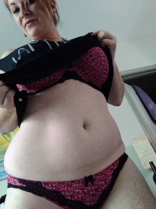 I am live now come play at https://t.co/wWWT1KNzOW. let's make the night awesome! https://t.co/FFQwM<a href="/tag/mvsales"class="tags"><span>#mvsales</span></a>