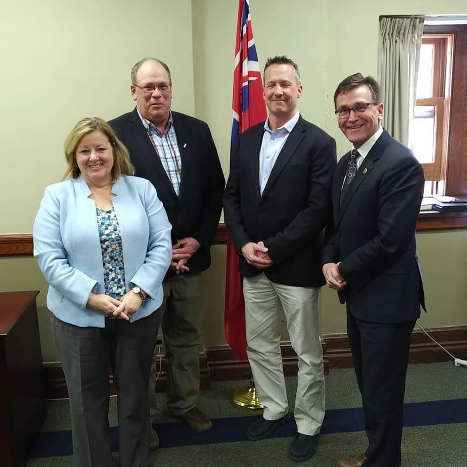 billwalkerbgos's tweet photo. Great discussion with Peter & Geoff from #cusw #canadianunionofskilledworkers and @LisaThompsonMPP #apprenticeship #jobs #skilledtrades #onpoli https://t.co/BkQFMpkyz0