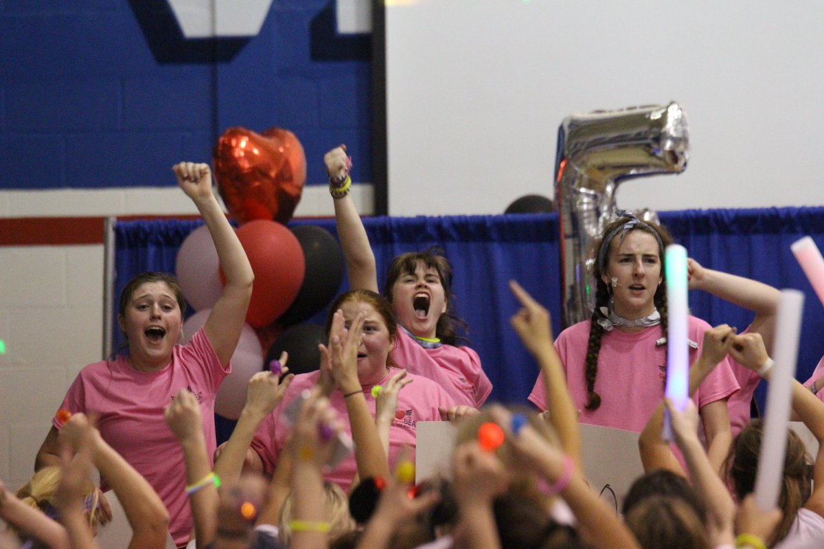 There’s only 2 days till VB’s dance marathon! It’s crunch time, start sharing the donation link with everyone you know! The link is in bio💃🏼 #ftk 
Right now team room 206 (smith) is in the lead with $730, Room 107 (Link) is 2nd with $370! Keep up the good work❤️ #valkyriebeat