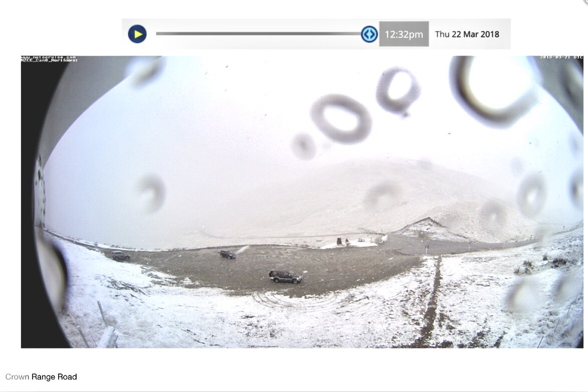 wanakasun's tweet photo. Update (12:33pm): Here's a live shot from the Crown Range summit. New Road Snowfall Warnings issued at 12:18pm for #CrownRange & #LindisPass.
❄️Warnings & Webcams links here: https://t.co/x2MnKtC2yh ❄️ #wanaka #queenstown https://t.co/VdDraTJPST