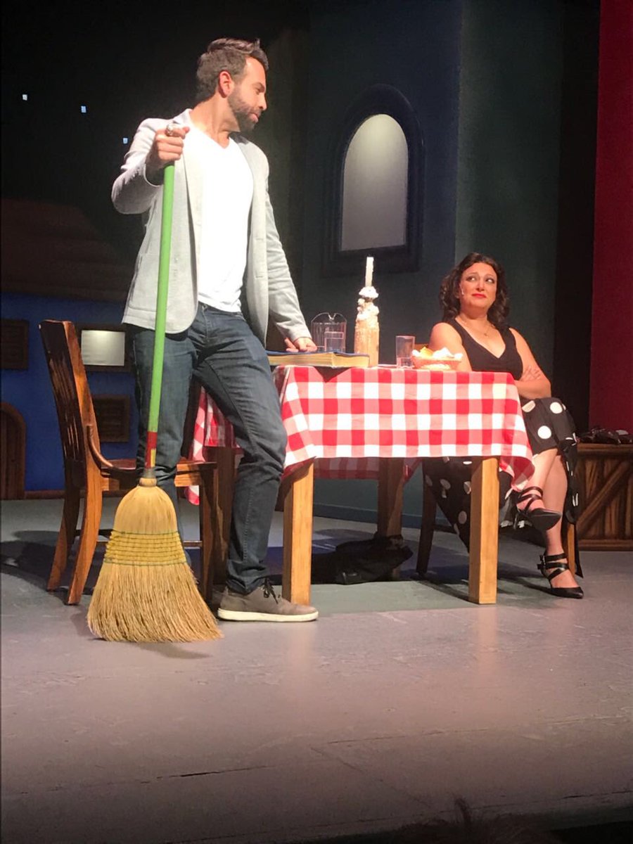 pshmyg's tweet photo. @LaGranAudiencia @diegodeericemx @teatroperro Todo comienza a tornarse divertidamente complicado cuando Samantha se da cuenta de que Él es muy joven para Ella y a la vez Max percibe un odio de Sam hacia todos los hombres en general. https://t.co/0TVFjB02bH